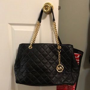 Black Michael kors leather shoulder bag